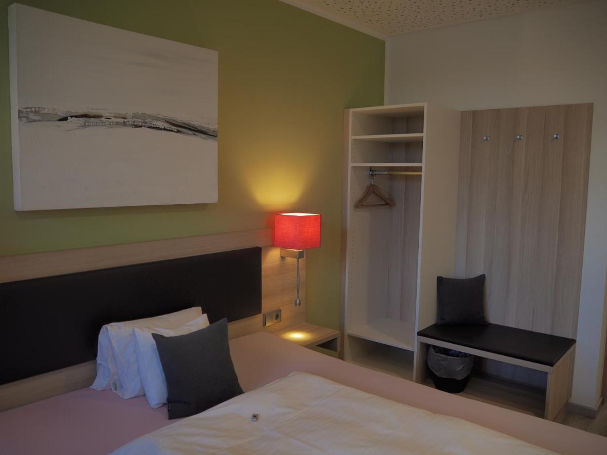 Hotel „Zur Linde“ 埃英根 外观 照片